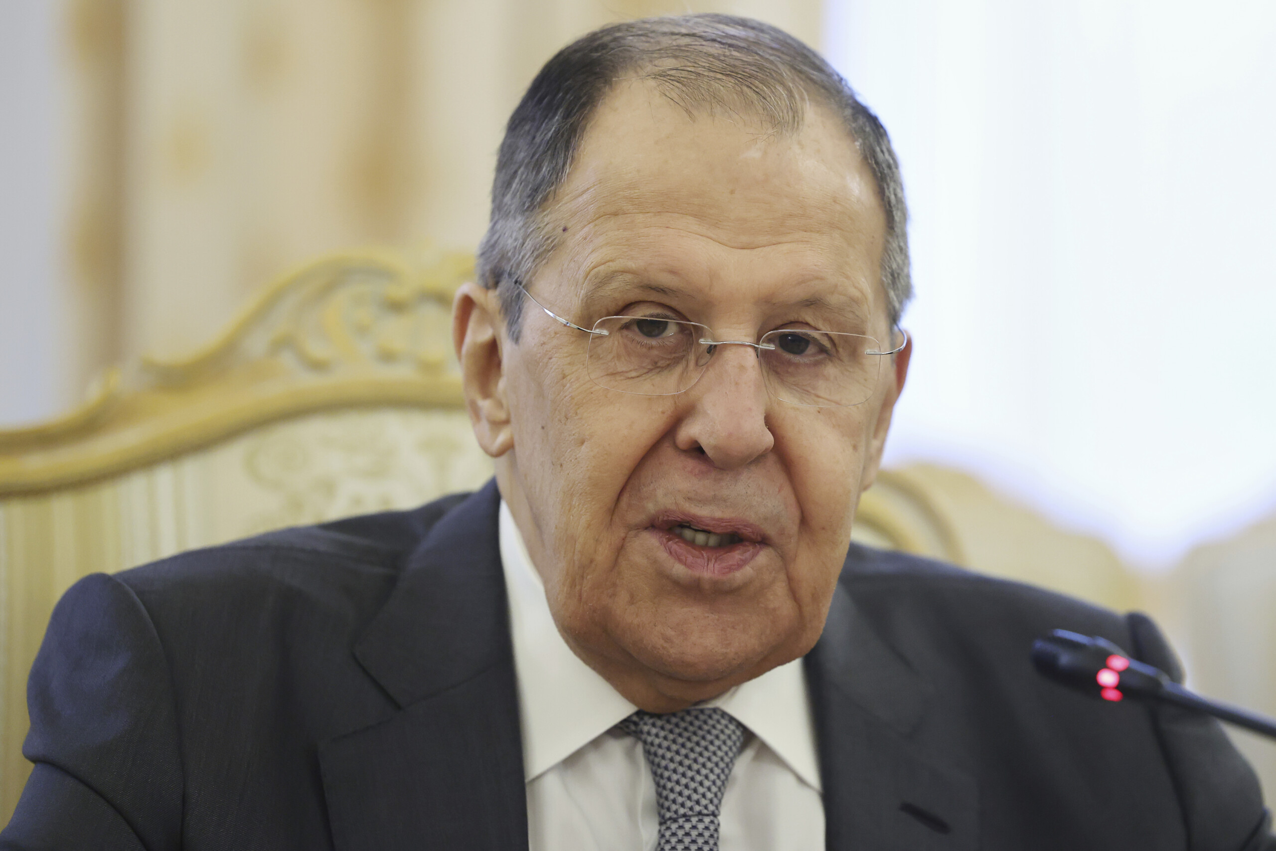 BRICS: Lavrov arrives in Rio de Janeiro, Putin speaks remotely