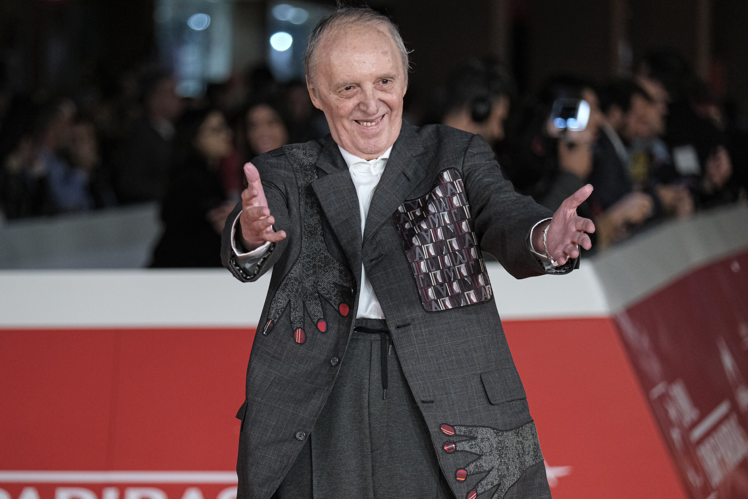 Cinema: Dario Argento hospitalized in Ischia due to respiratory crisis