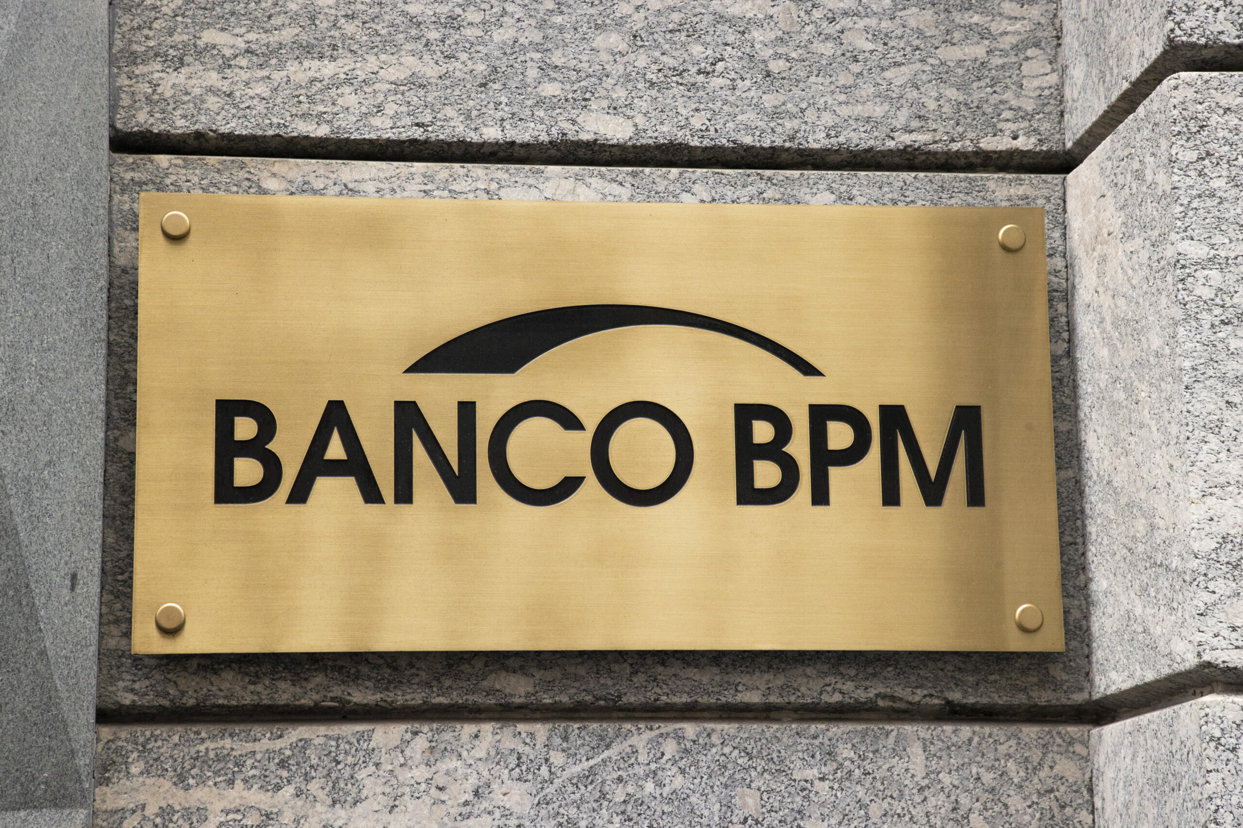 Consob suspends Unicredit's public exchange offer for Banco Bpm for 30 days