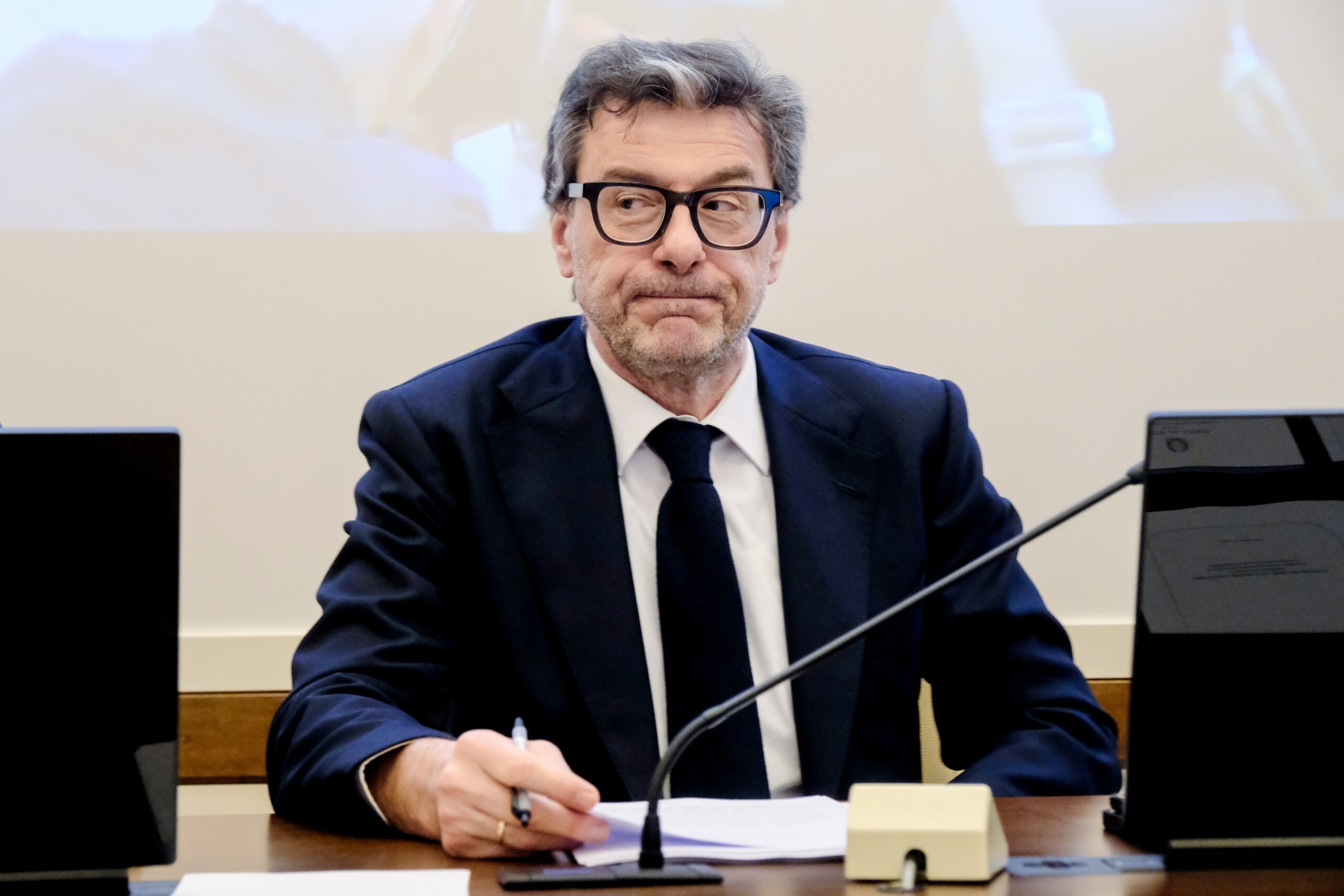 Defense, Giorgetti: "For now, no derogation from the Pact, we’ll wait for NATO in June"