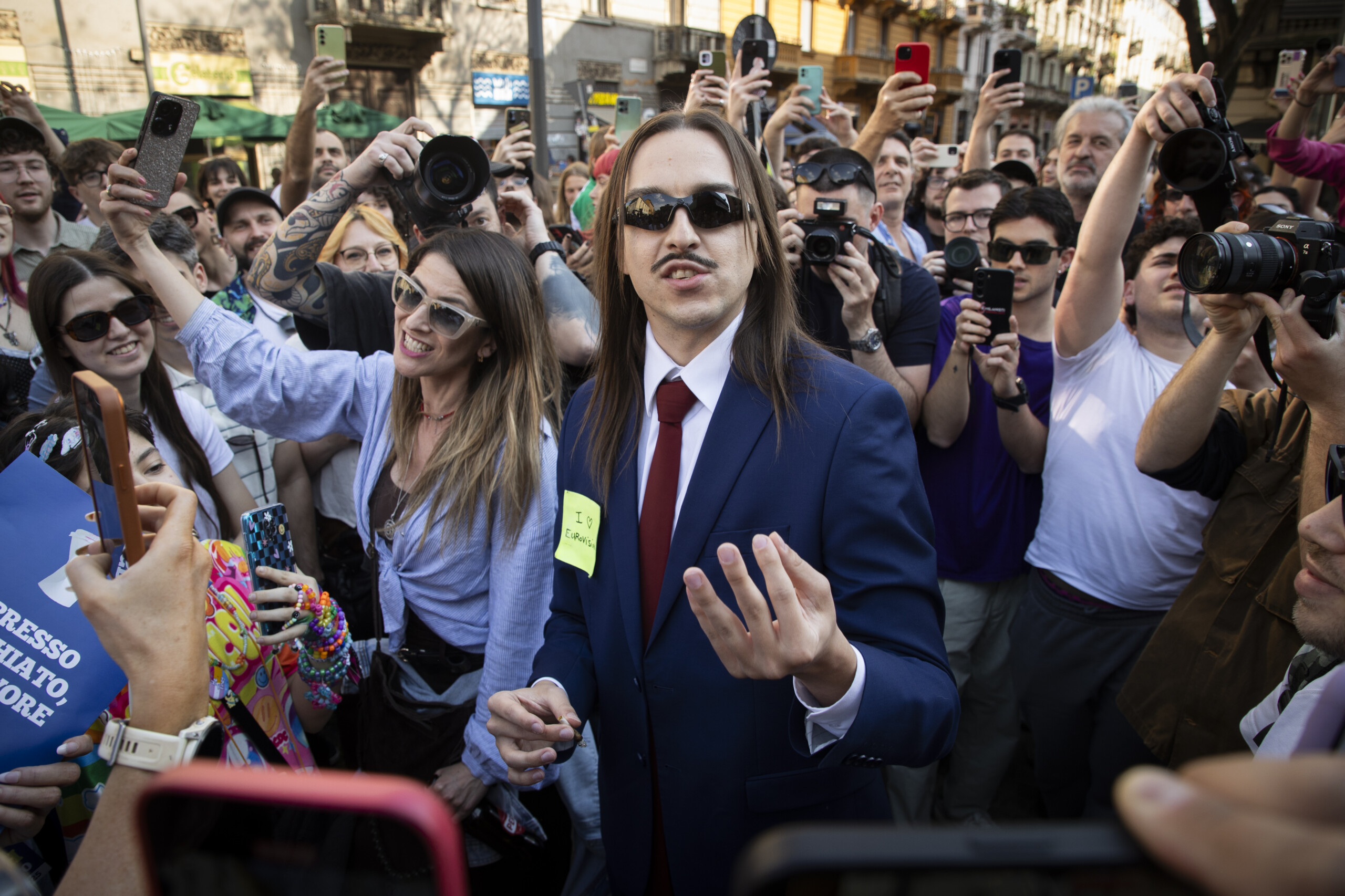 Eurovision, Tommy Cash show in Milan: ‘I'll also be in the competition for Italy’.