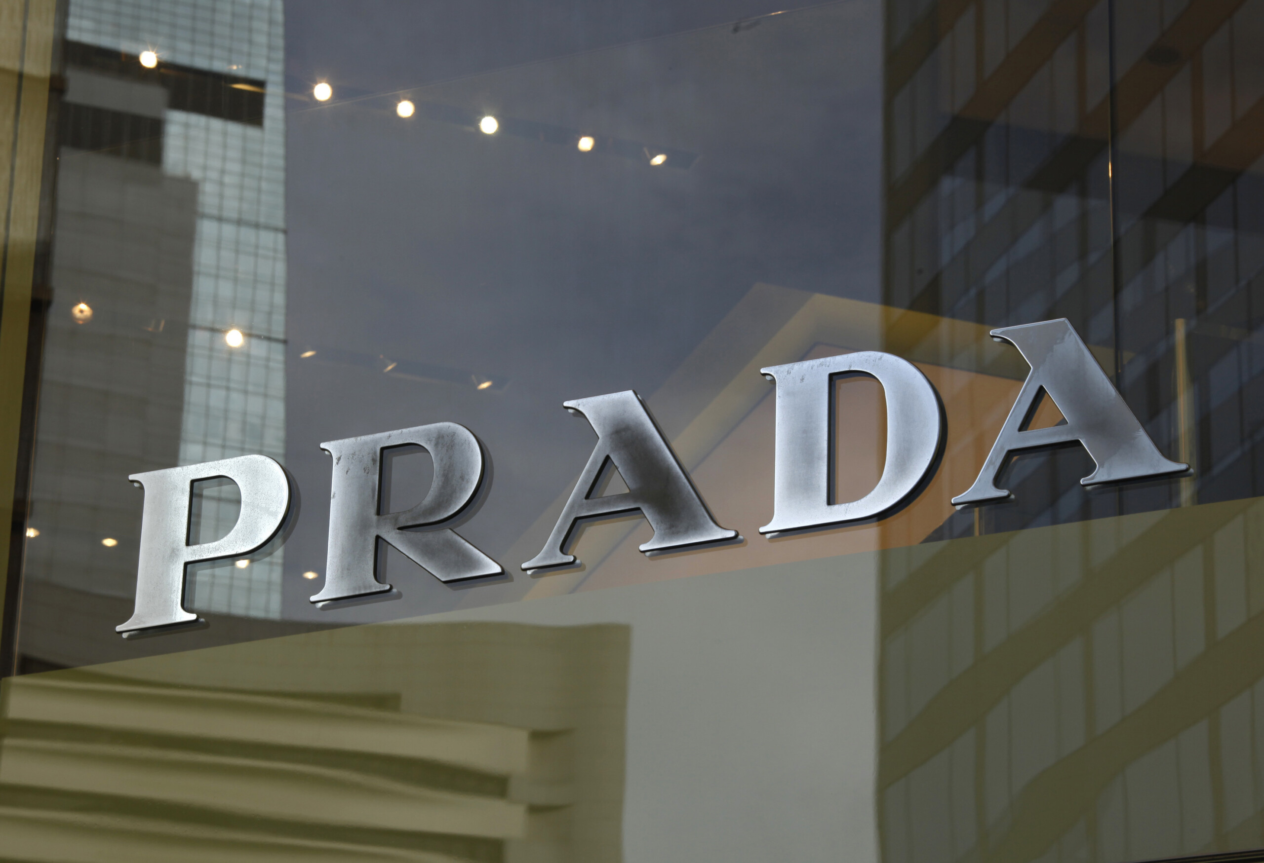 Fashion: Prada Acquires Versace for €1.25 Billion