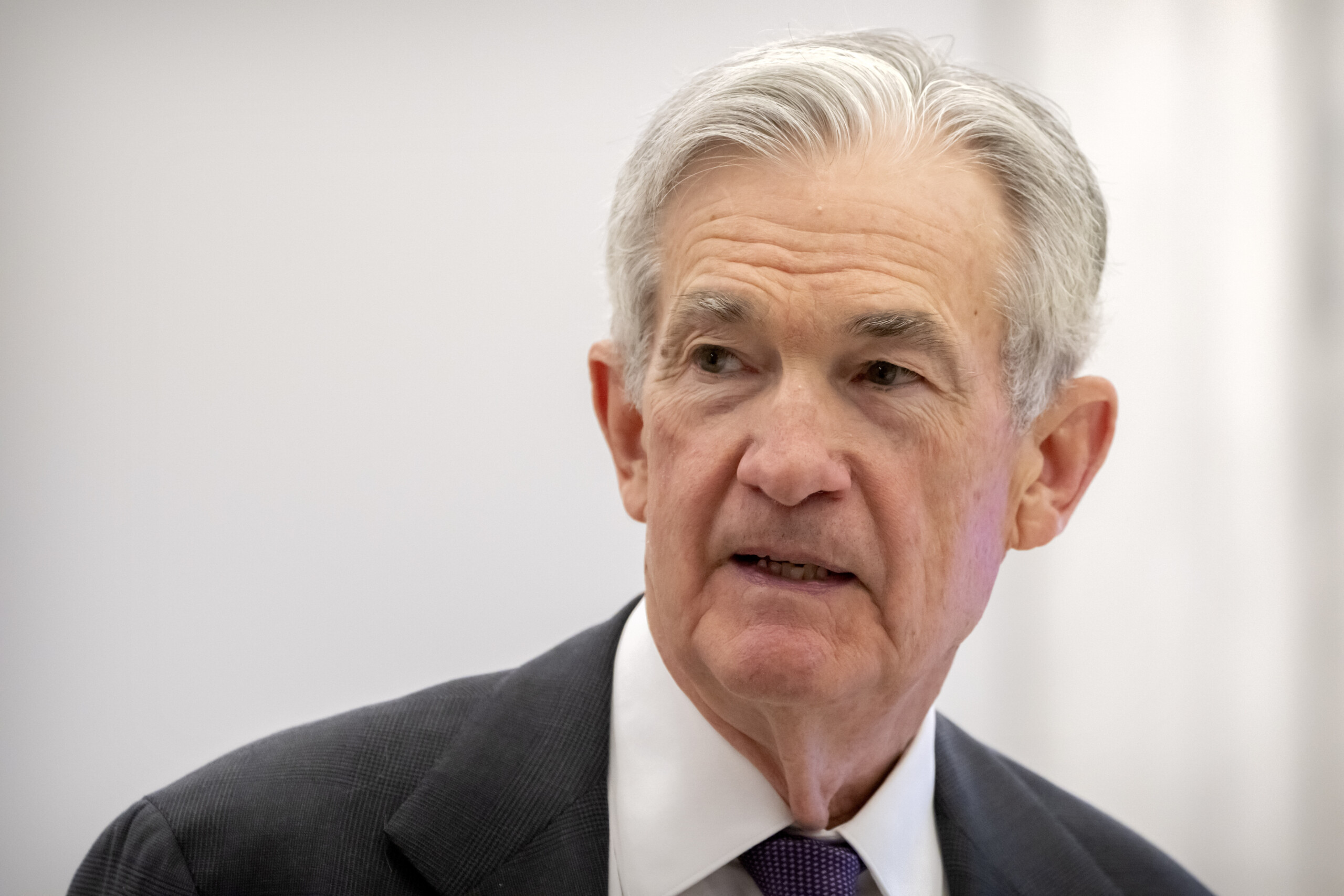 Fed, Powell: ‘Economy in solid position despite high uncertainty’