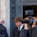 Giorgi: funeral in Rome, coffin carried in on Pink Floyd notes