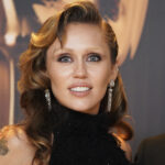 Miley Cyrus: esce il nuovo album 'Something Beautiful'