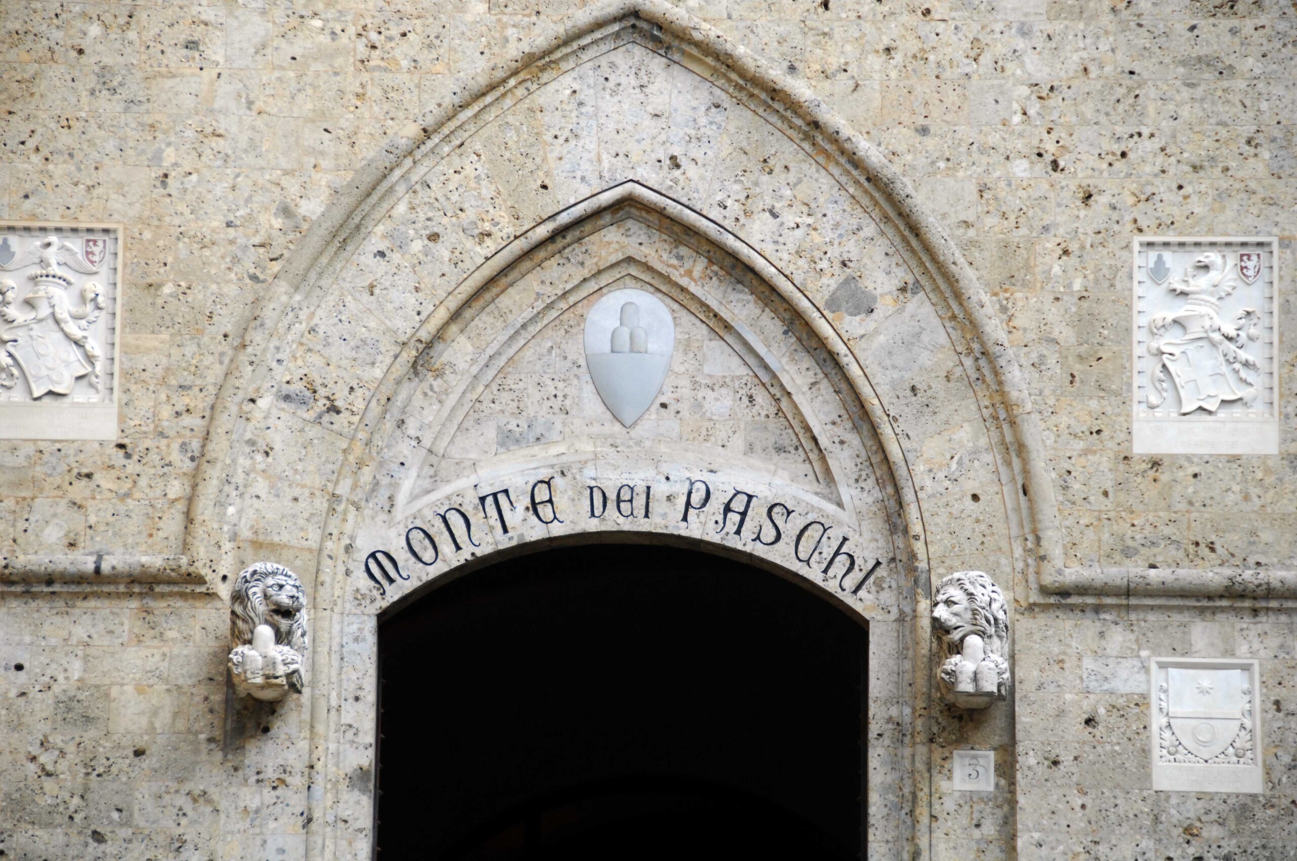 MPS Board approves capital increase to service Mediobanca share exchange offer