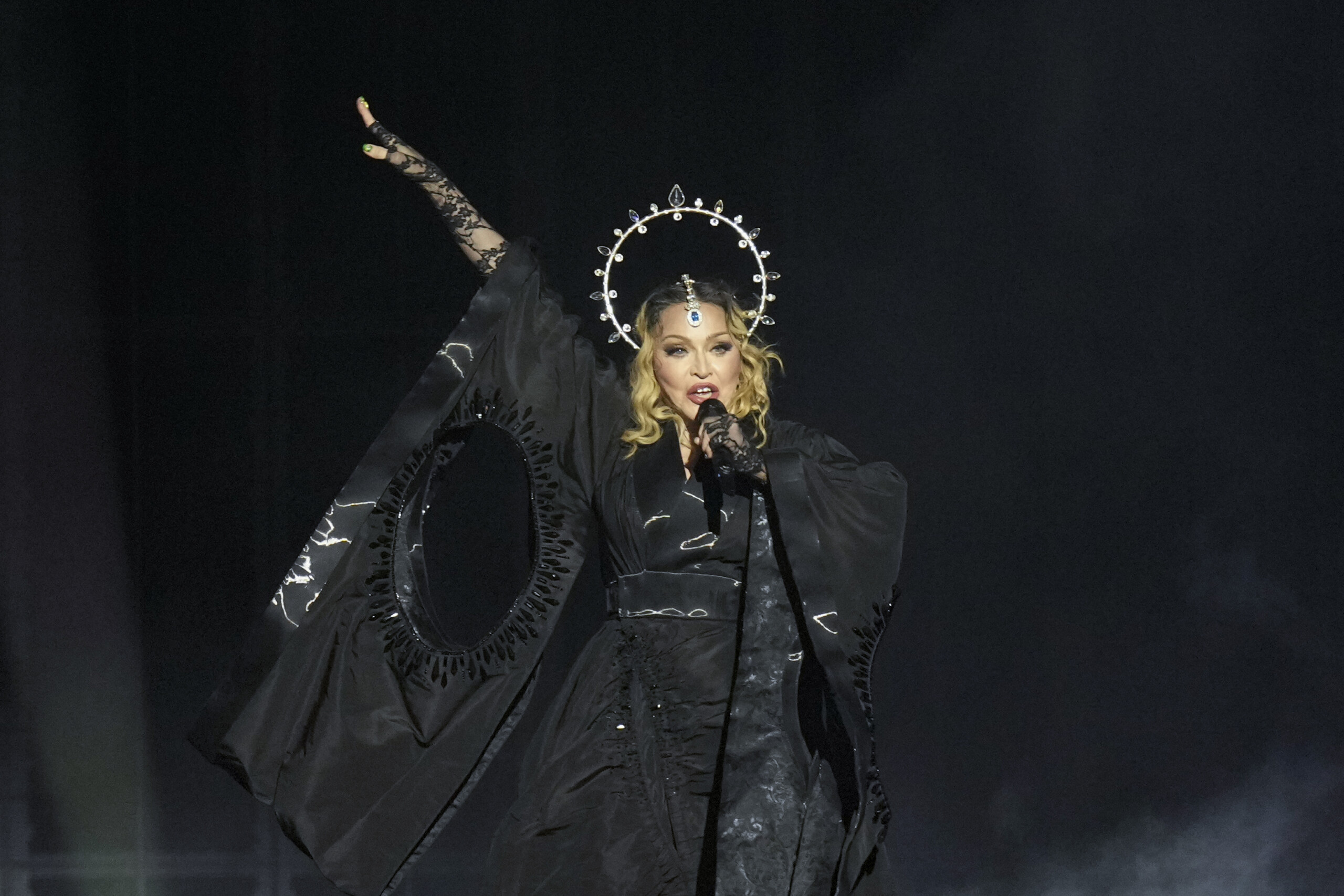 Music, Madonna in Florence and Siena for her 67th birthday: the singer will be at the Palio