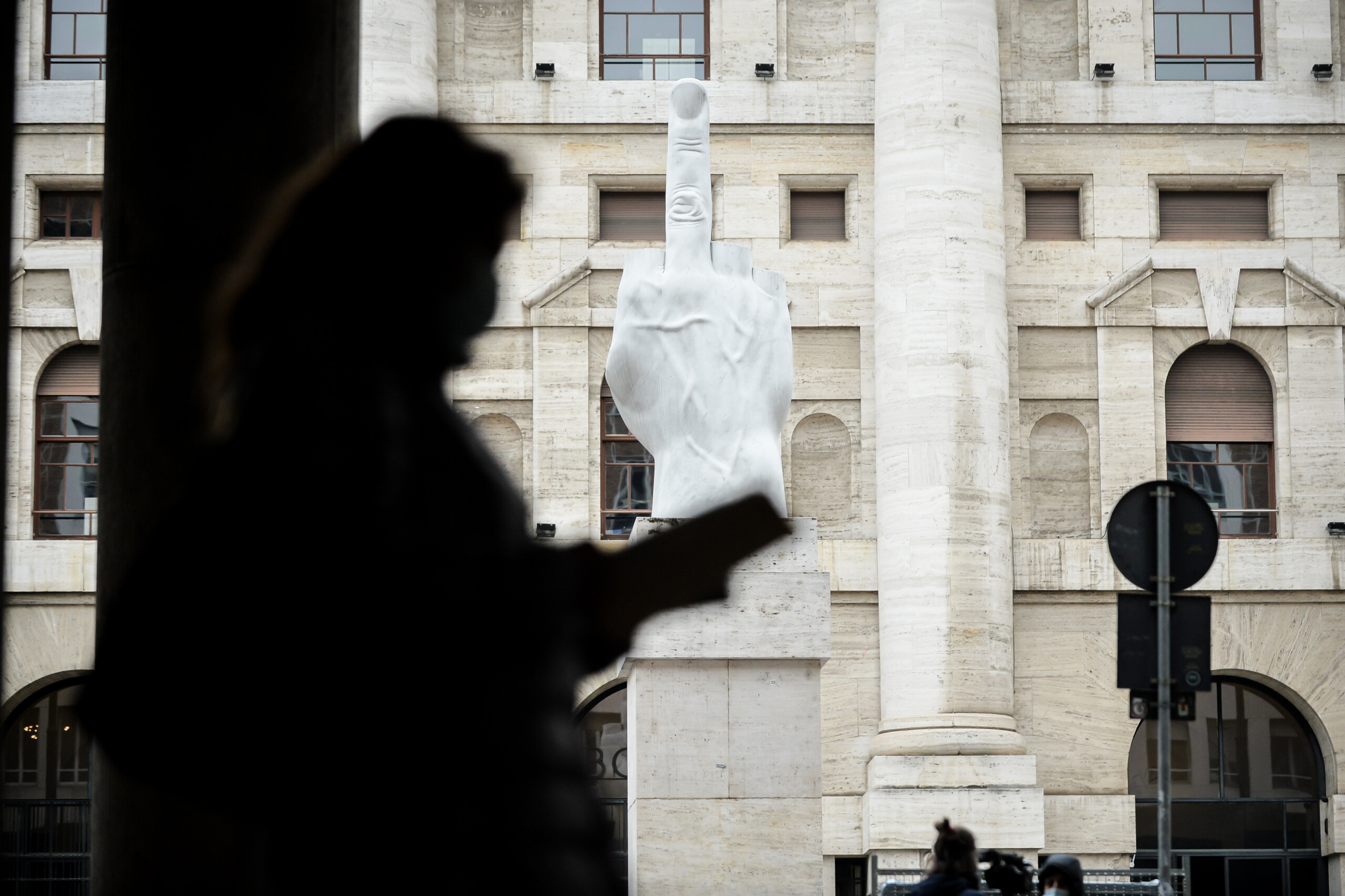 Stock Market, Piazza Affari closes sharply higher: Ftse Mib +4.73%