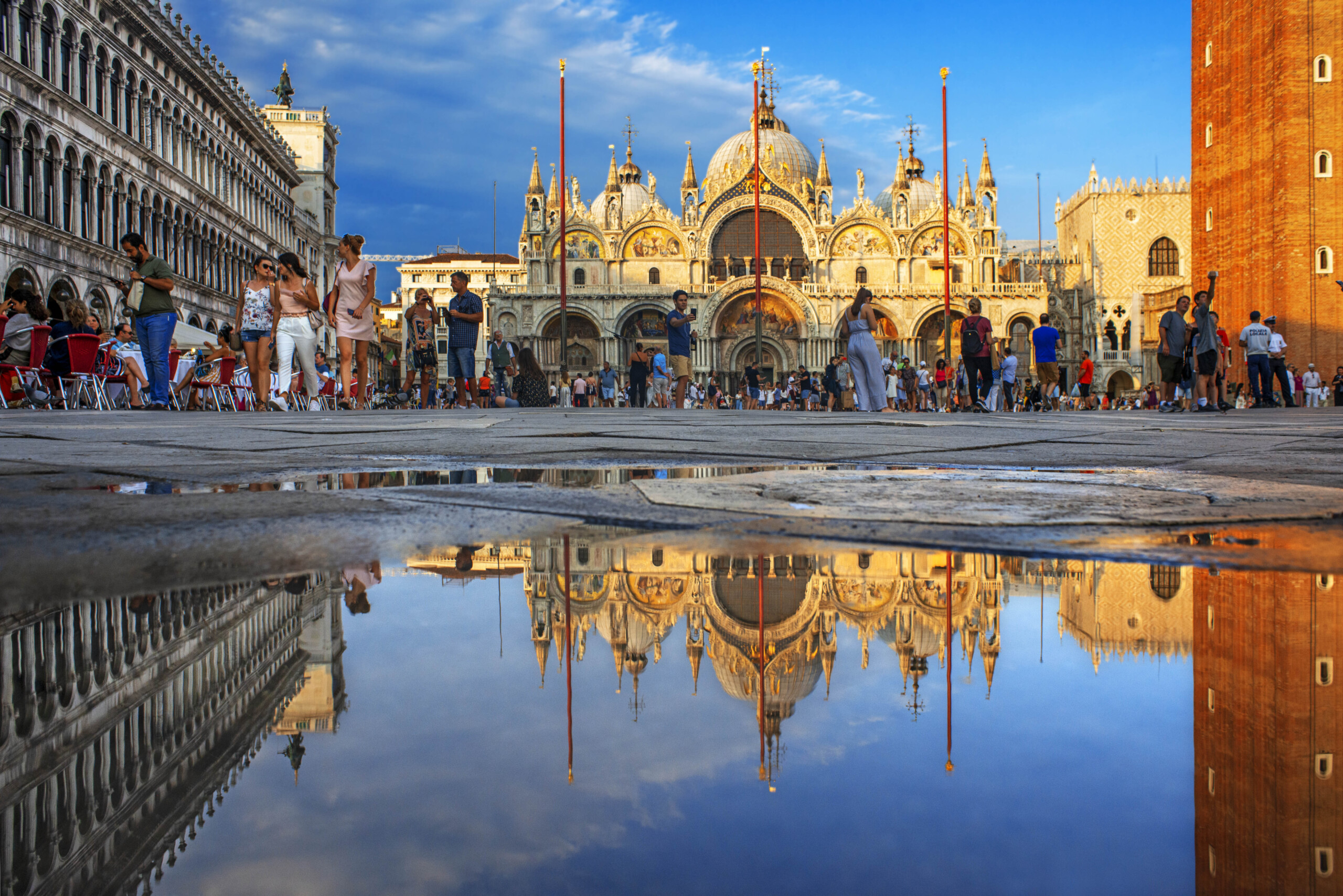 Venice, merchants in St. Mark's Square: ‘100 euro tax against overtourism’