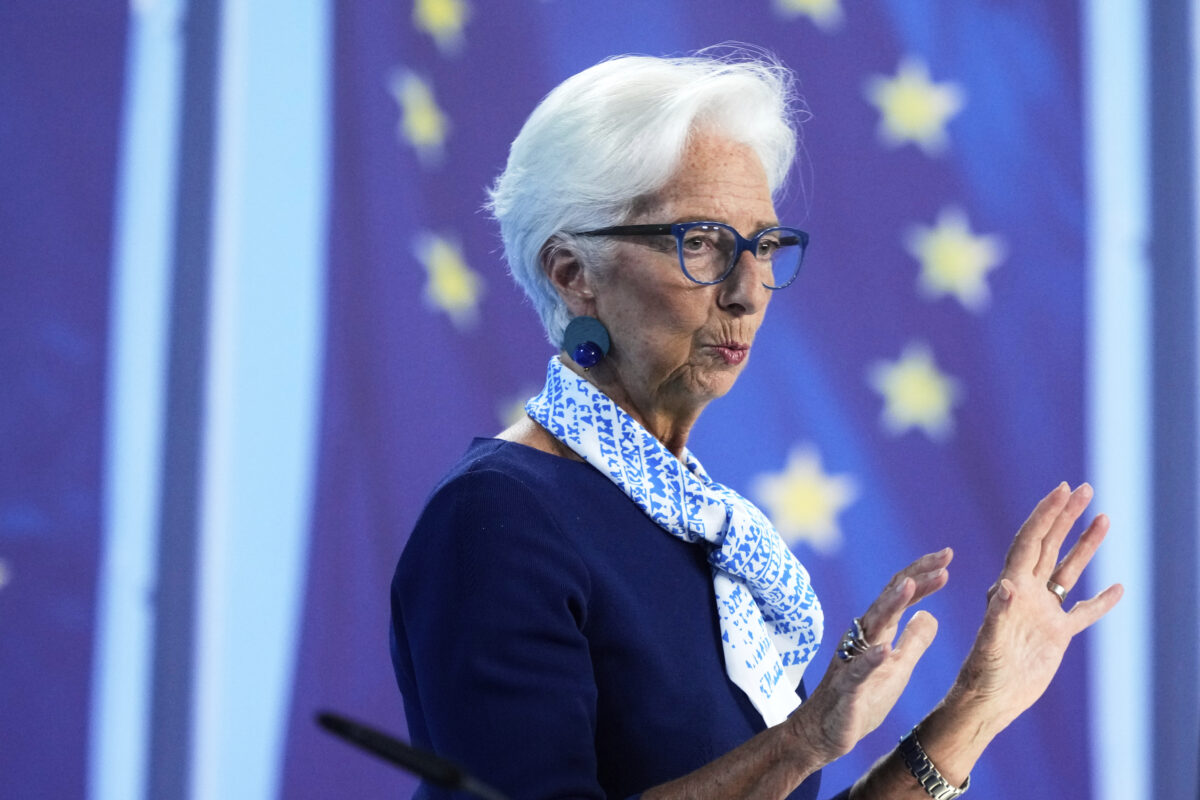 France, Lagarde: ‘The fall of any government in the Eurozone is worrying’