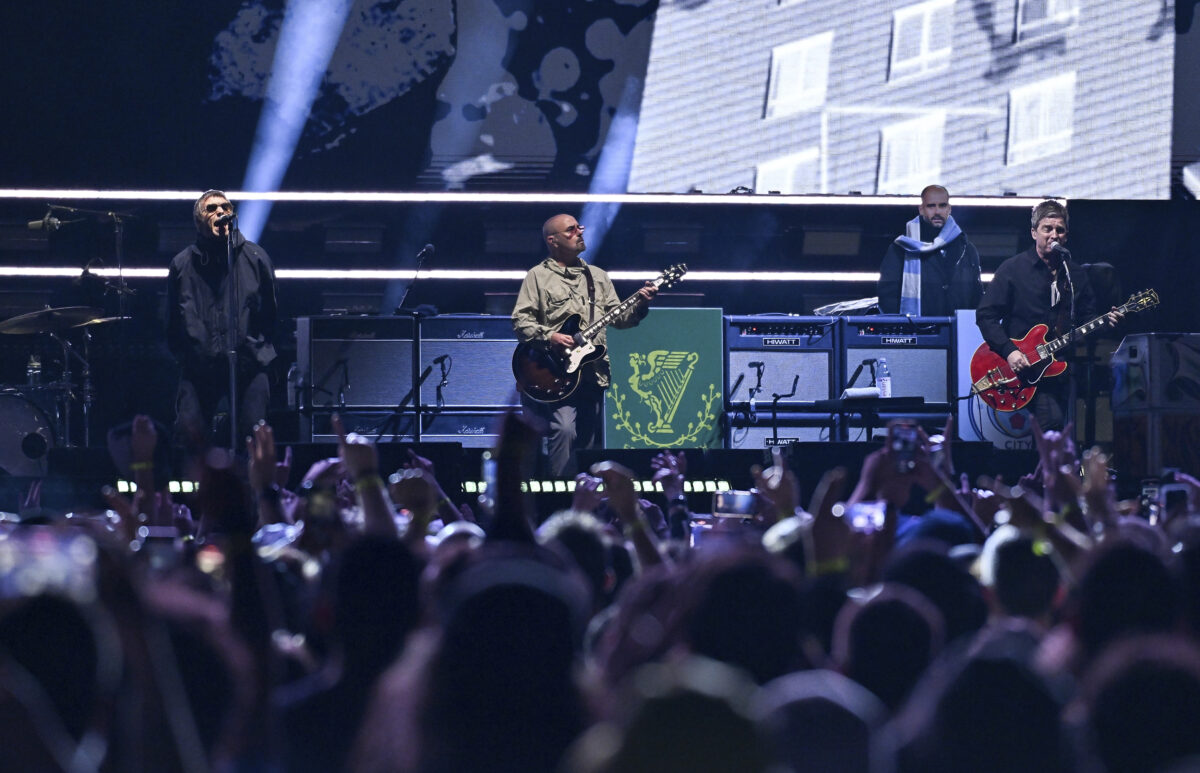 Music: Oasis, new live track available today