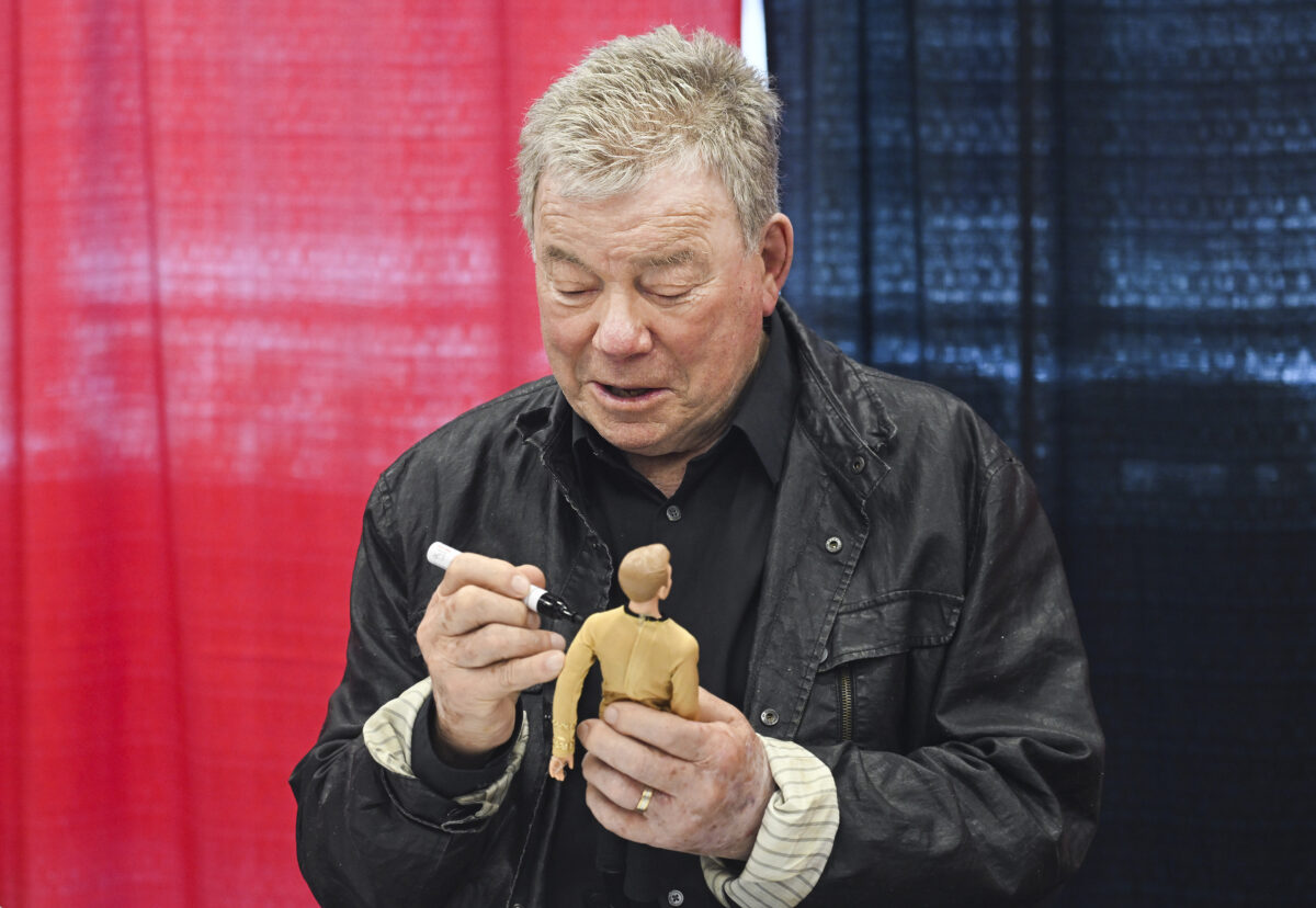 TV: William Shatner, legendary Captain Kirk from “Star Trek”, hospitalised