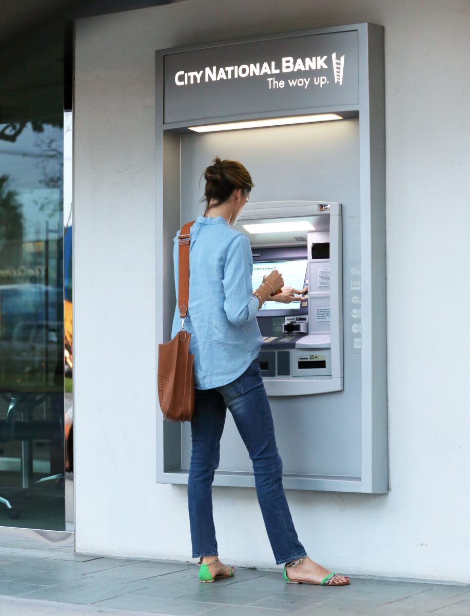 Bank of Italy: Digital payments surpass cash in 2024