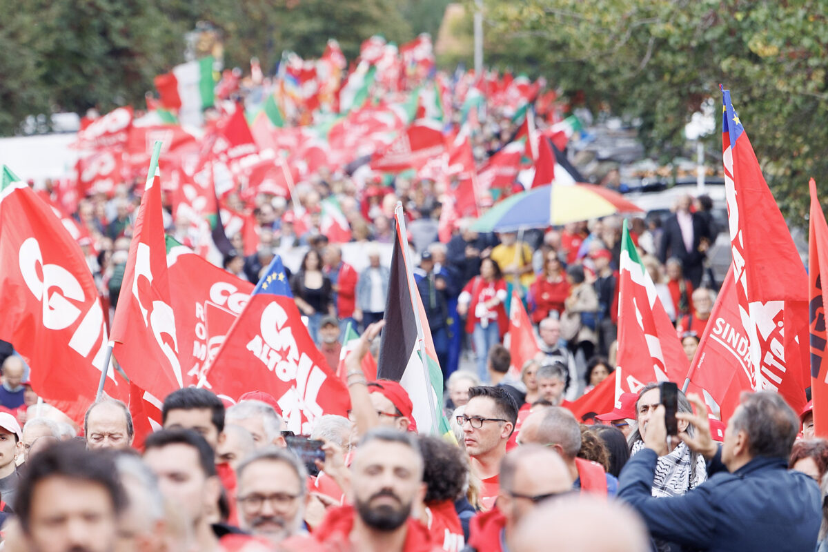 CGIL: trade union, over 200,000 people take to the streets today in Rome