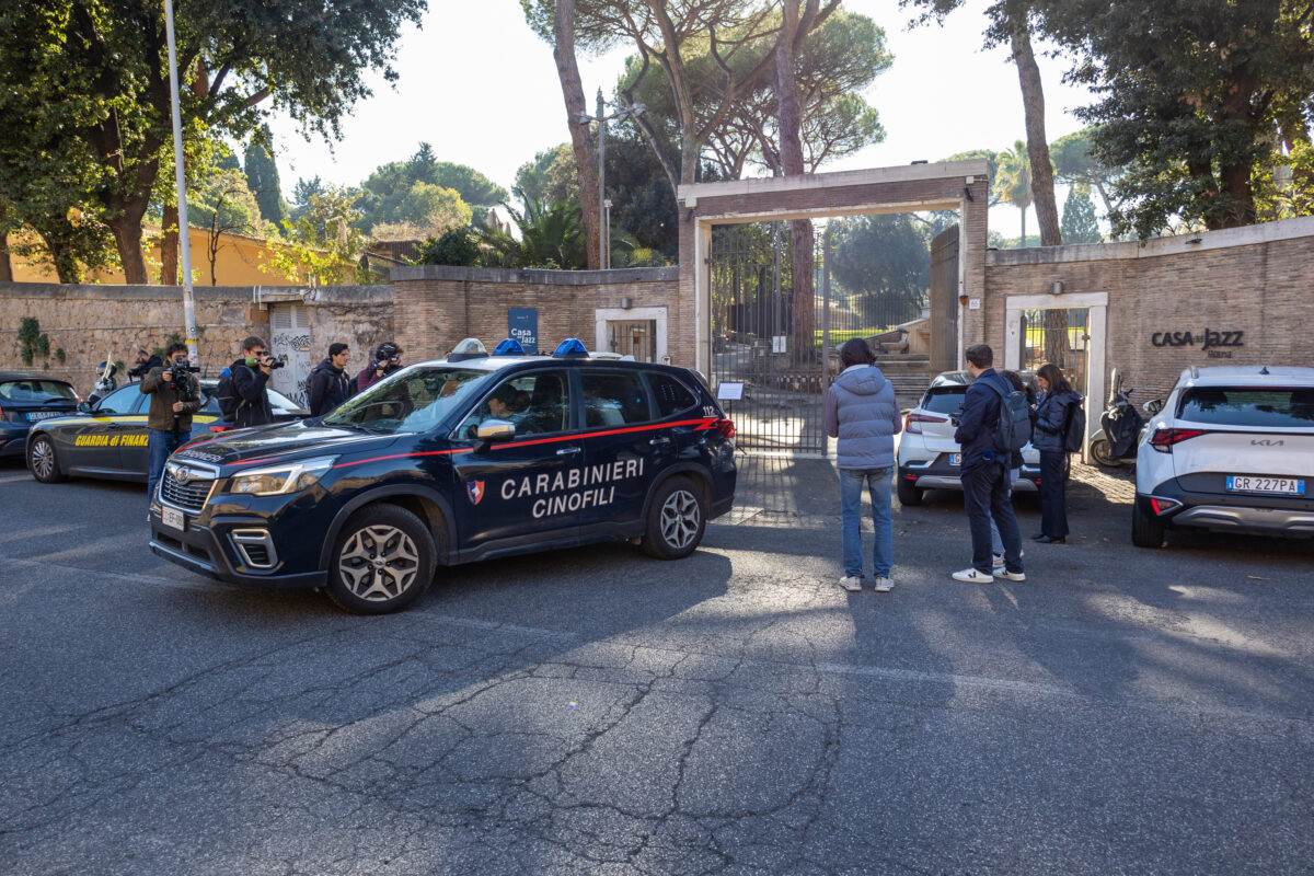 Rome: excavations resume beneath the Casa del Jazz, Adinolfi’s children present at the site