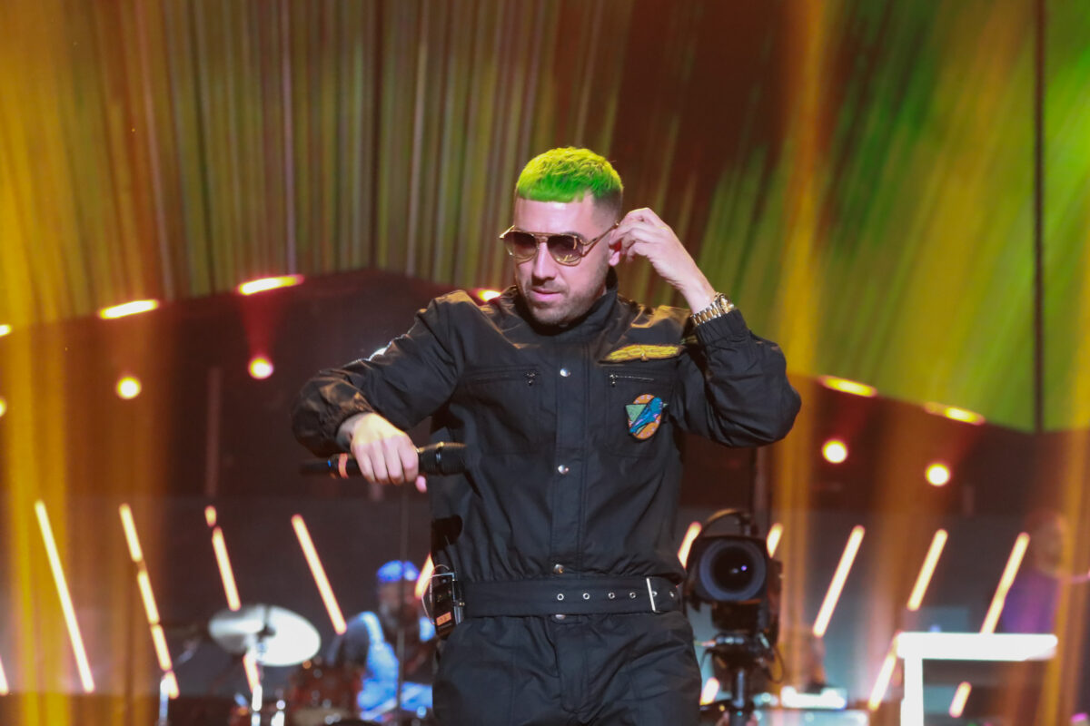 Music: Coez, sold-out concert at the Palazzo dello Sport in Rome