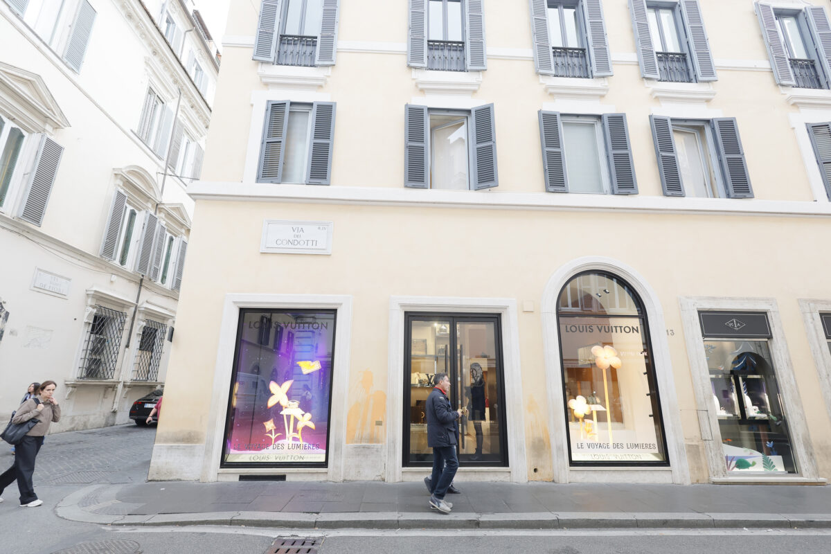 Rome: €307,000 stolen from Louis Vuitton