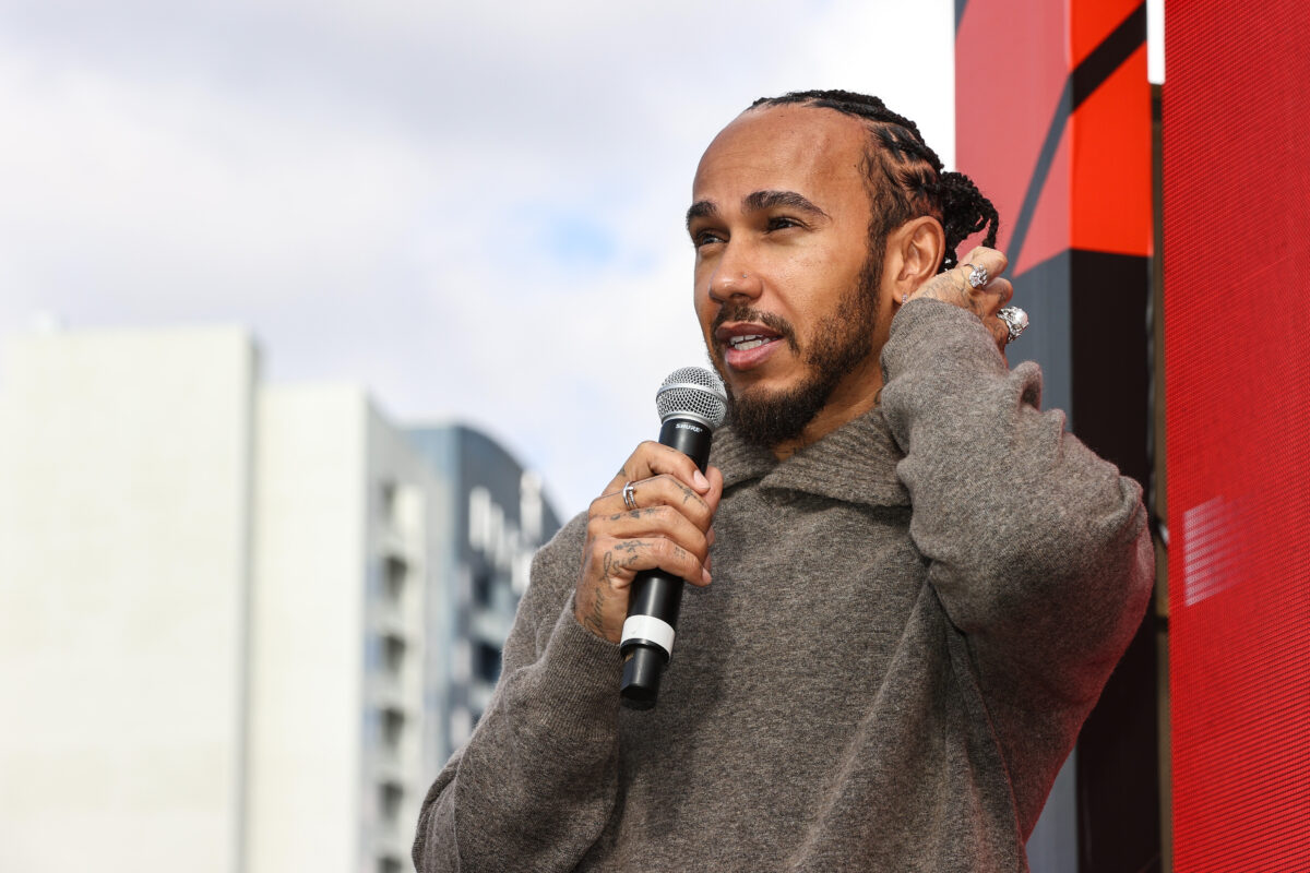 Ferrari, Hamilton: “I think about driving even when I sleep, Elkann’s words serve to unite us”