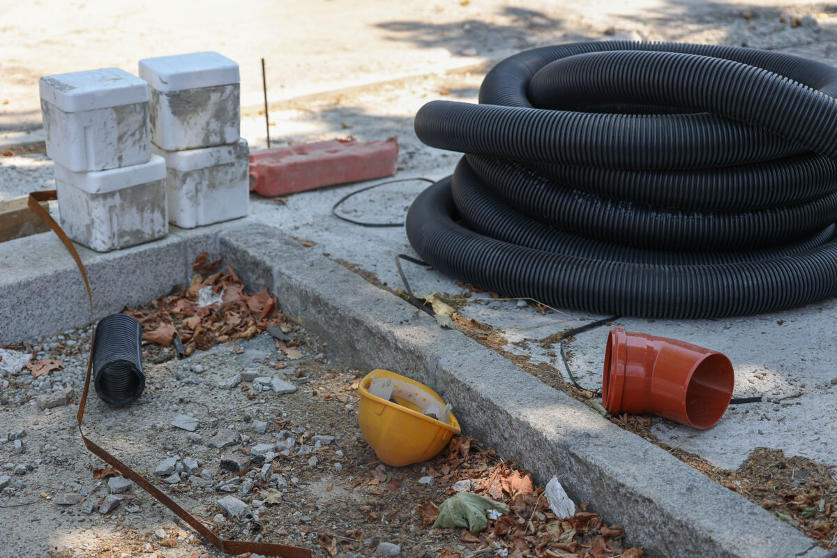 Cagliari, illness on a forklift truck: 62-year-old worker dies