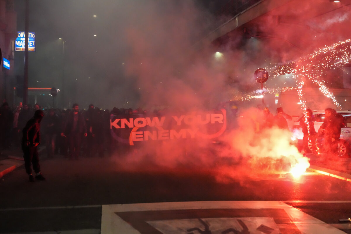 Milan-Cortina, clashes between protesters and police in Corvetto Milan-Cortina, clashes between protesters and police in Corvetto