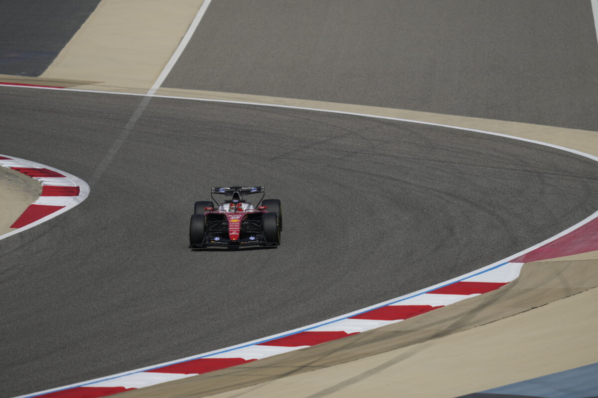 F1, Leclerc first in morning practice in Bahrain