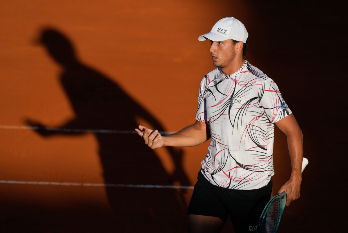 ATP Rio: Passaro deserves applause, Darderi out