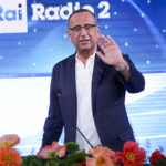 Sanremo Festival, Conti sings karaoke: ‘Dedicated to Meloni? To all Italians.’