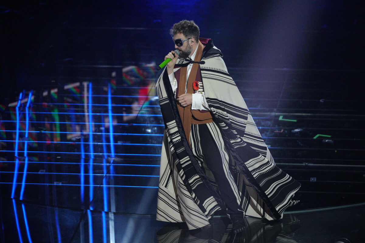 Sanremo: Codacons files complaint with Agcom against Dargen D’Amico for hidden advertising