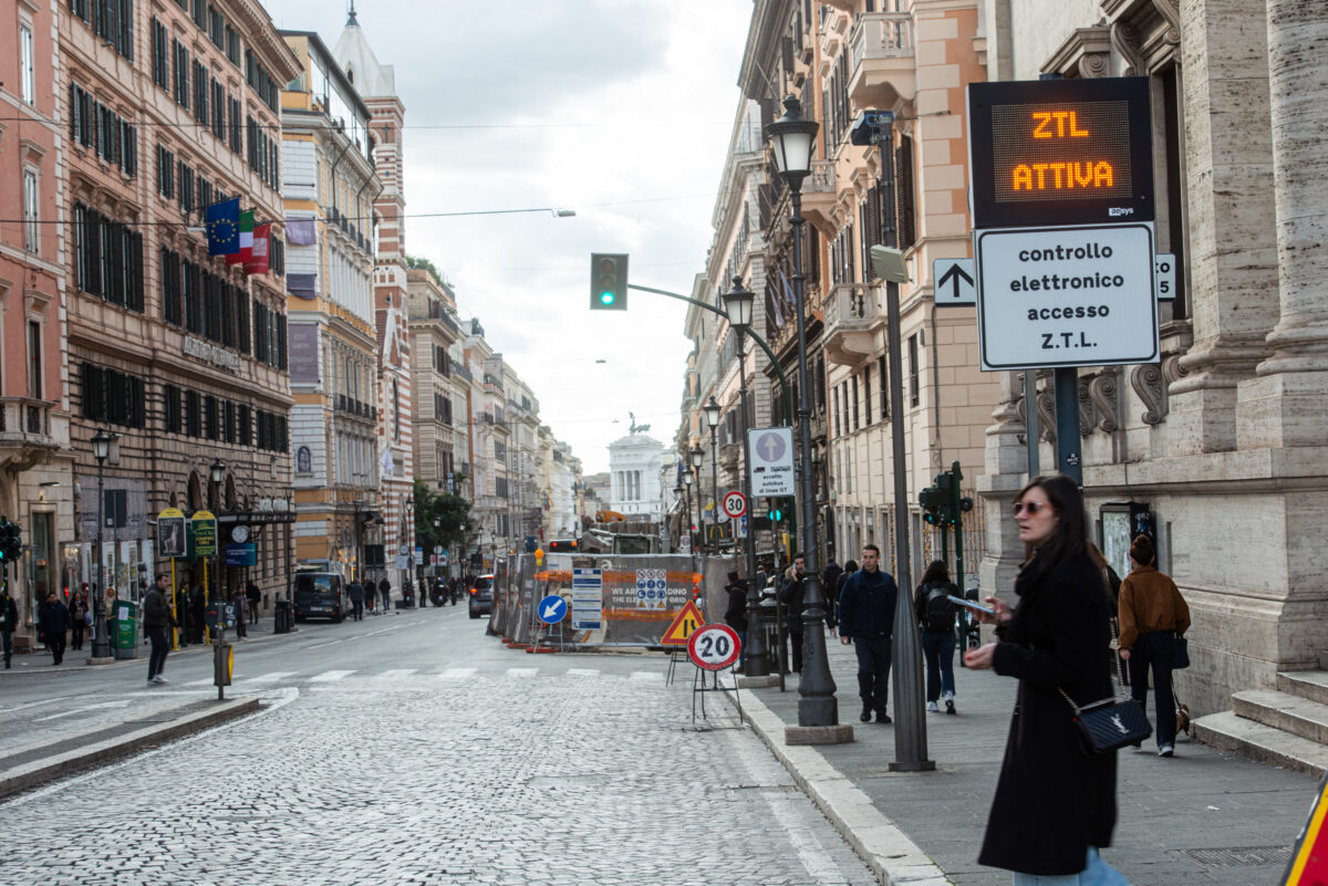 Rome: from 1 July, paid restricted traffic zone for electric cars