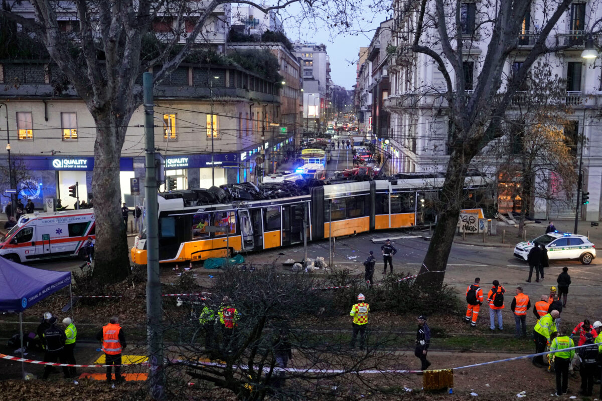Milan, tram derails: death toll rises to two