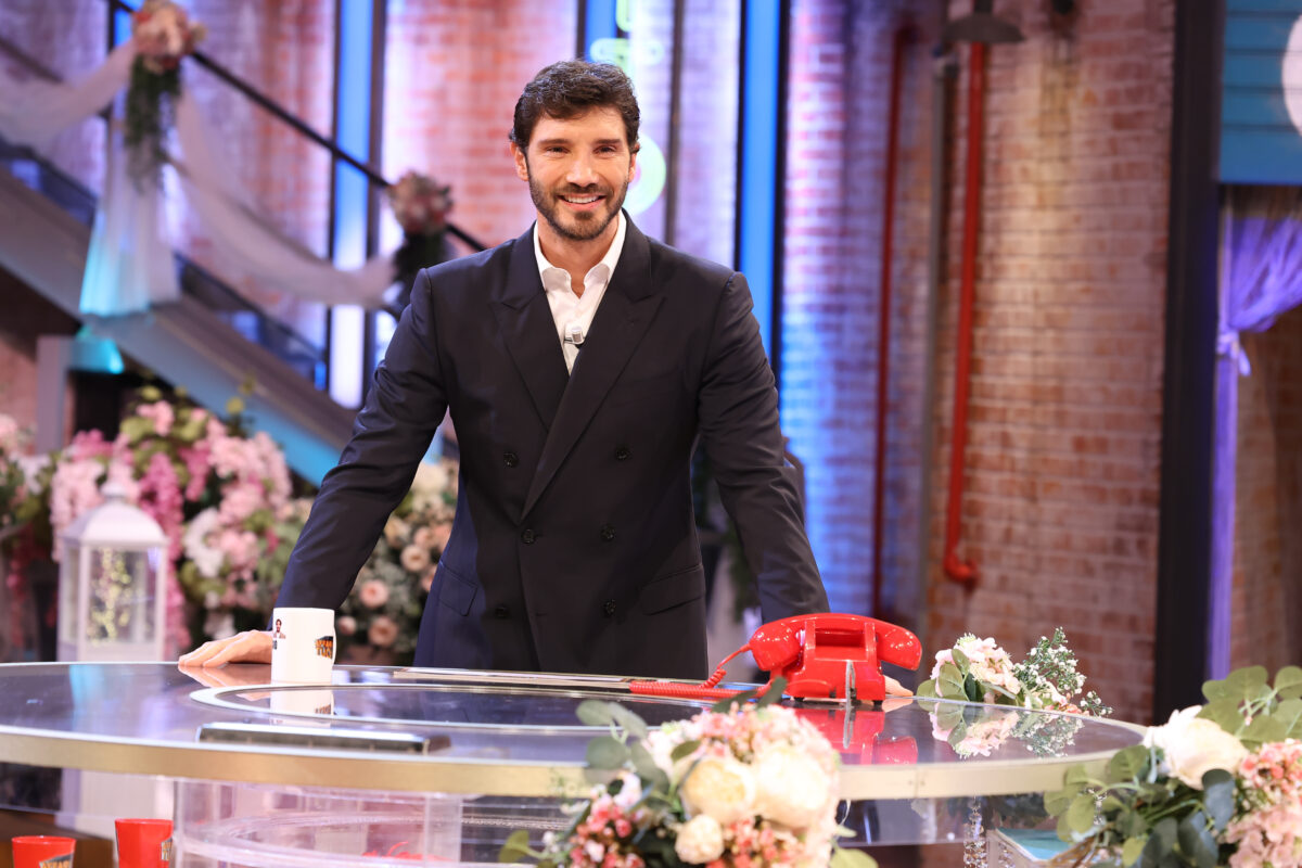 Sanremo: Conti hands over the baton to De Martino tonight Sanremo: Conti hands over the baton to De Martino tonight