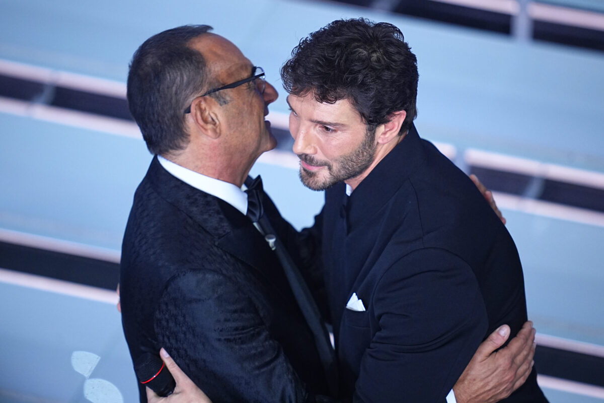 Sanremo: Conti officially announces De Martino as host and artistic director for 2027