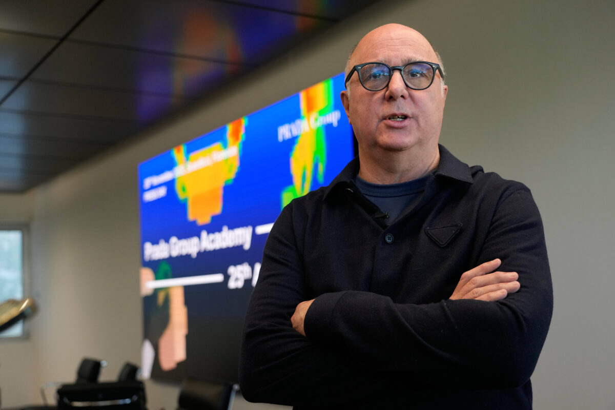 Prada, Guerra: ‘Versace will dilute its EBIT margin in 2026, then increase it’ Prada, Guerra: ‘Versace will dilute its EBIT margin in 2026, then increase it’