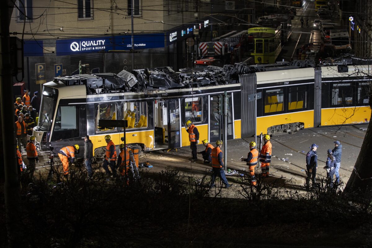 Tram derails in Milan, driver’s shoes seized