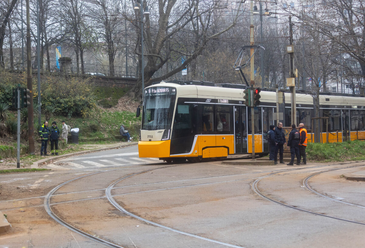 Milan, another tram derails on the border with Rozzano Milan, another tram derails on the border with Rozzano