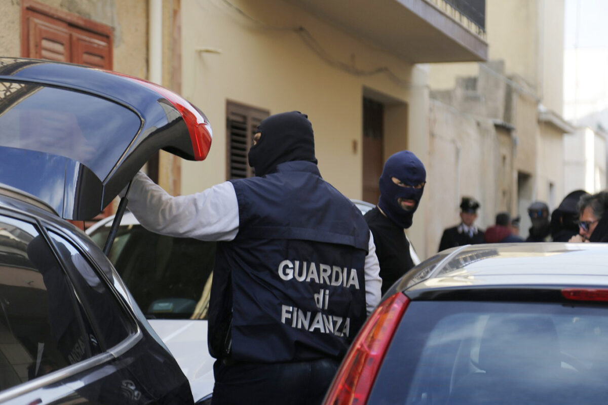 Sicily, regional manager arrested for corruption: took money from crime bosses
