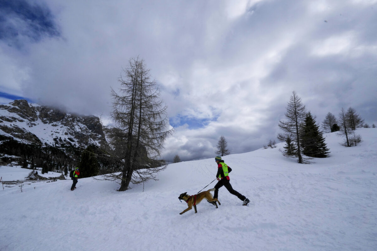 Avalanche in the Bergamo area; one person in hospital