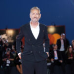 TV, accident for Giallini: he fractures his leg during filming of ‘Schiavone’