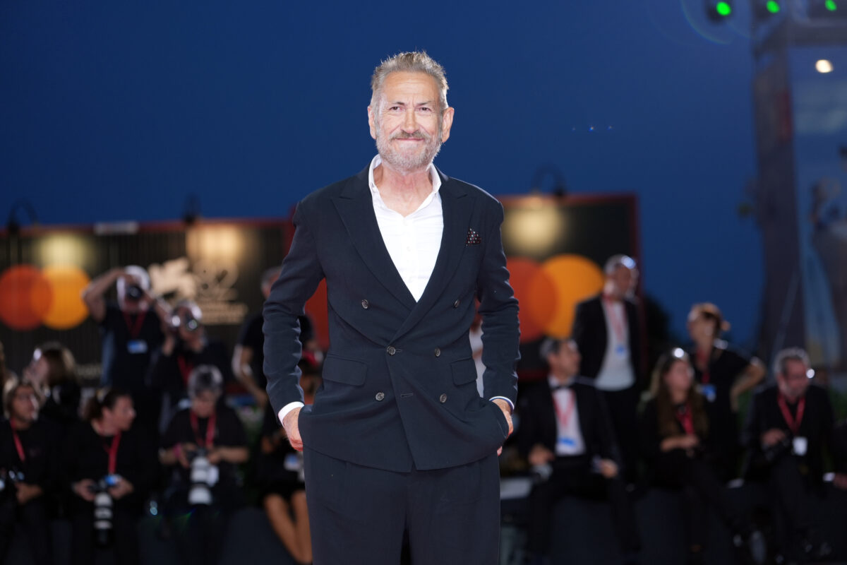 TV, accident for Giallini: he fractures his leg during filming of ‘Schiavone’ TV, accident for Giallini: he fractures his leg during filming of ‘Schiavone’