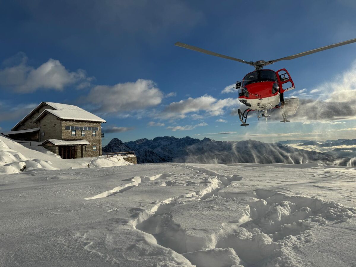 South Tyrol, avalanche hits 10 people: major rescue operation underway