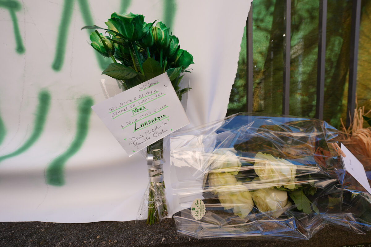 Bossi, at funeral in Pontida monastery only family, friends and guests
