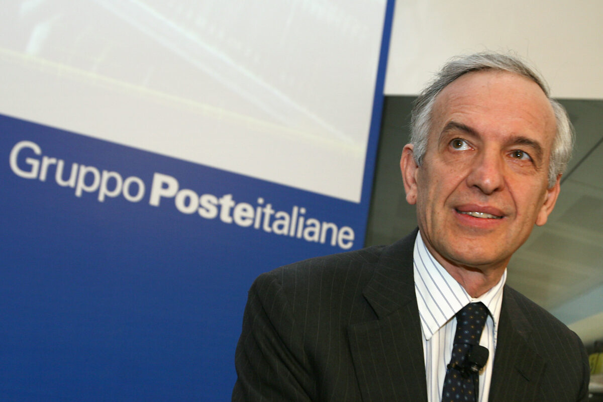 Poste Italiane launches a full takeover bid for Telecom Italia Poste Italiane launches a full takeover bid for Telecom Italia