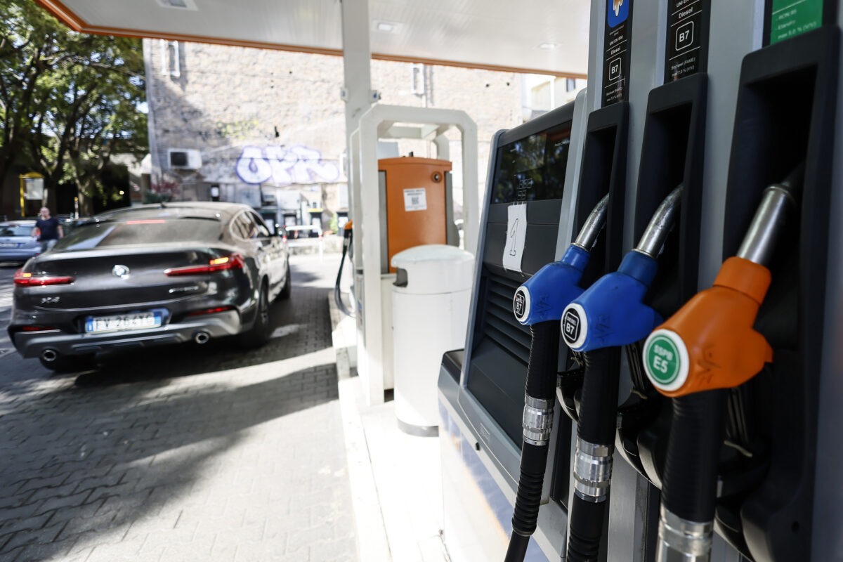 Fuel: Mimit reports average self-service petrol price at €1.754/l, diesel at €2.076/l