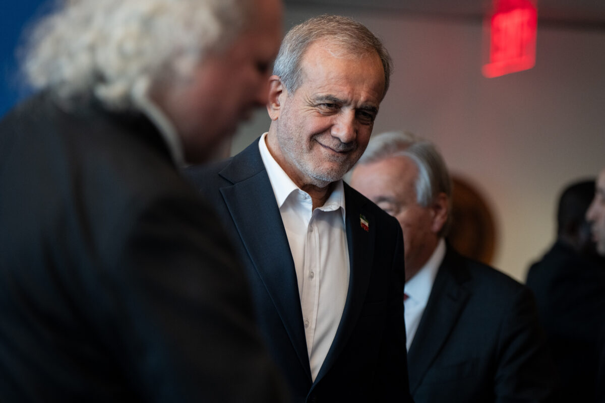 Iran, Tehran announces Pezeshkian’s letter to the American people