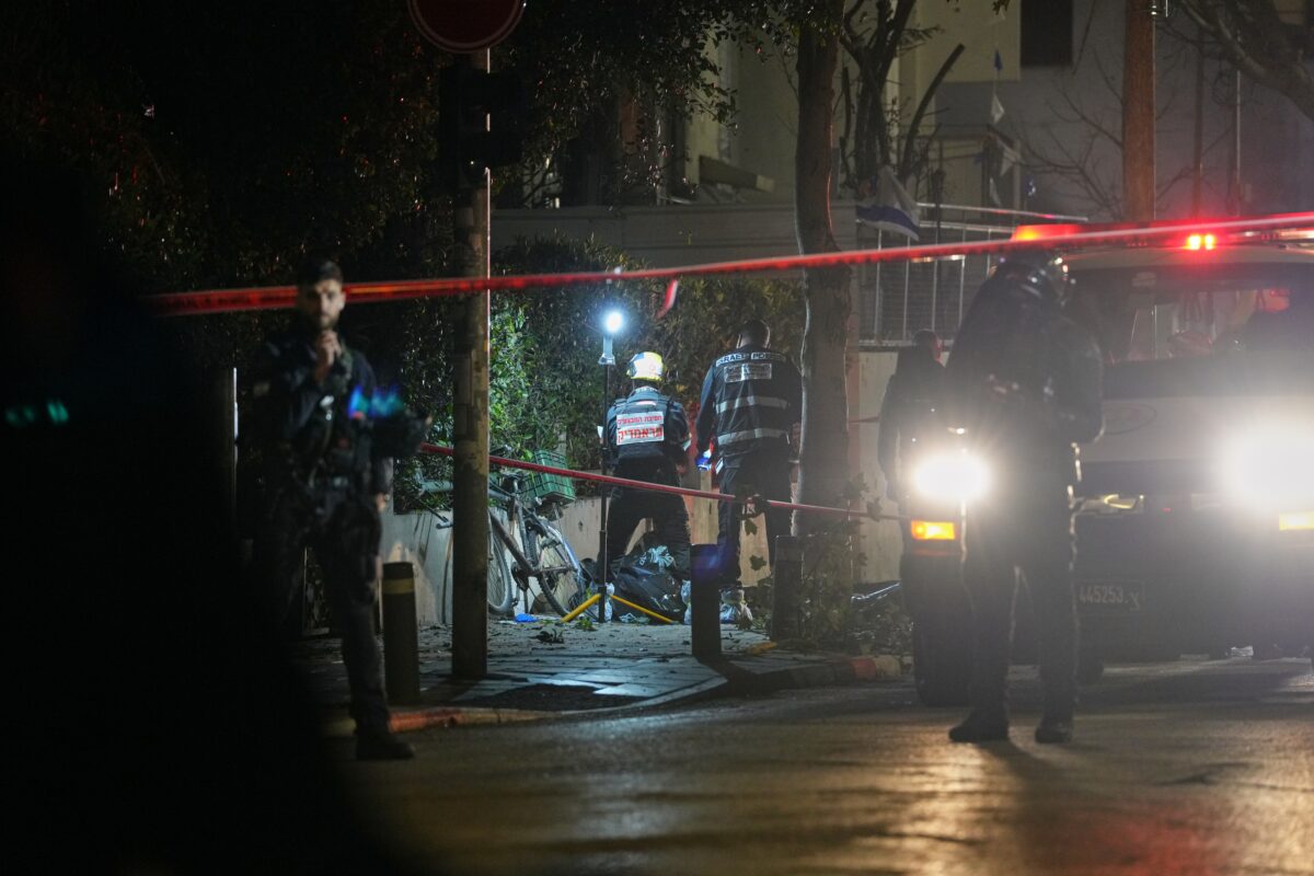 Iran: at least 14 injured in cluster bomb attack on Israel, one girl in a serious condition Iran: at least 14 injured in cluster bomb attack on Israel, one girl in a serious condition