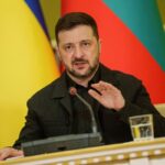 Ukraine, Zelensky: “Positive phone call with US envoys”