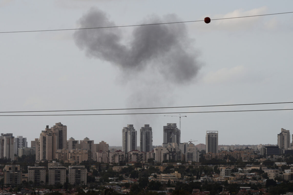 Iran launches missile attack targeting 10 sites in Israel: damage caused but no injuries