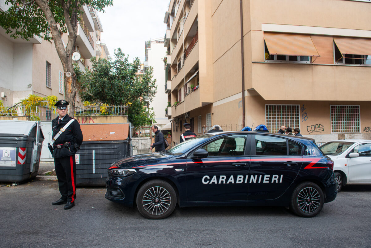 Cremona: 20-year-old man killed in the street; suspect identified