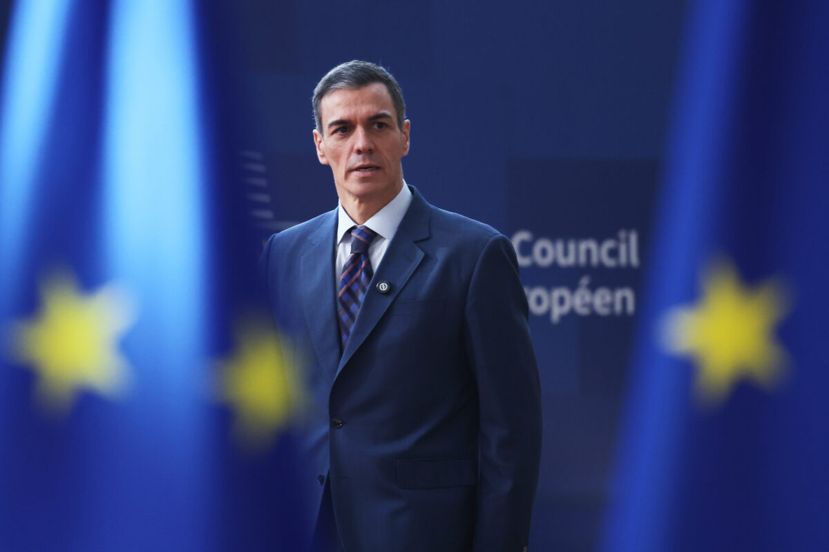 Iran, Sánchez: “No applause for those who set the world on fire and then show up with a bucket of water”