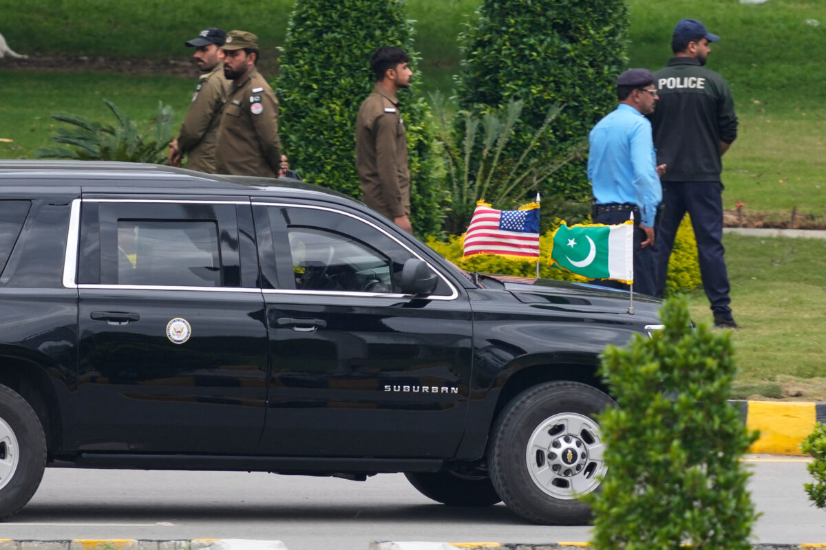 Iran, Vance meets Pakistani Prime Minister Sharif in Islamabad Iran, Vance meets Pakistani Prime Minister Sharif in Islamabad